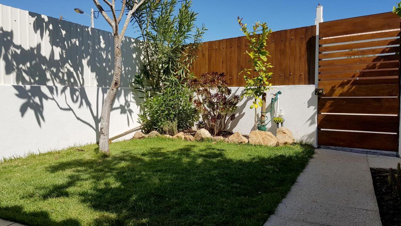 אלבופיירה Magnific Studio With A Cozy Garden, 5 Minutes To The Beach מראה חיצוני תמונה