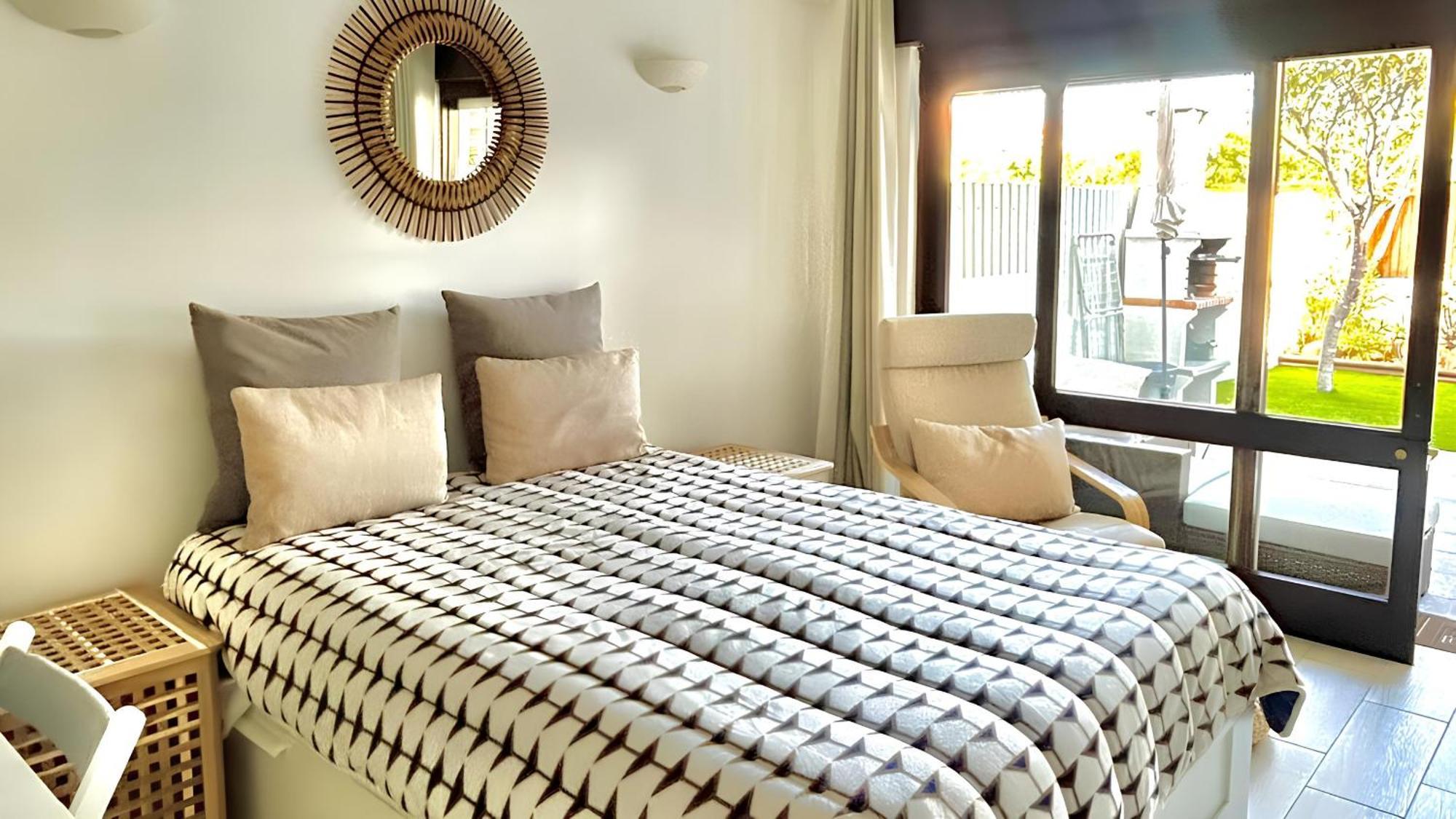 אלבופיירה Magnific Studio With A Cozy Garden, 5 Minutes To The Beach מראה חיצוני תמונה