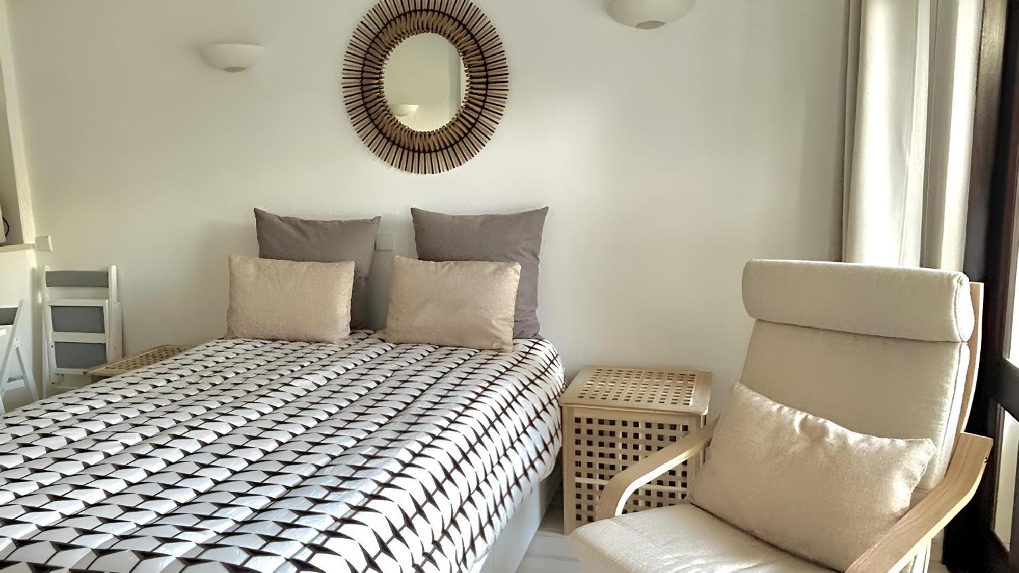 אלבופיירה Magnific Studio With A Cozy Garden, 5 Minutes To The Beach מראה חיצוני תמונה